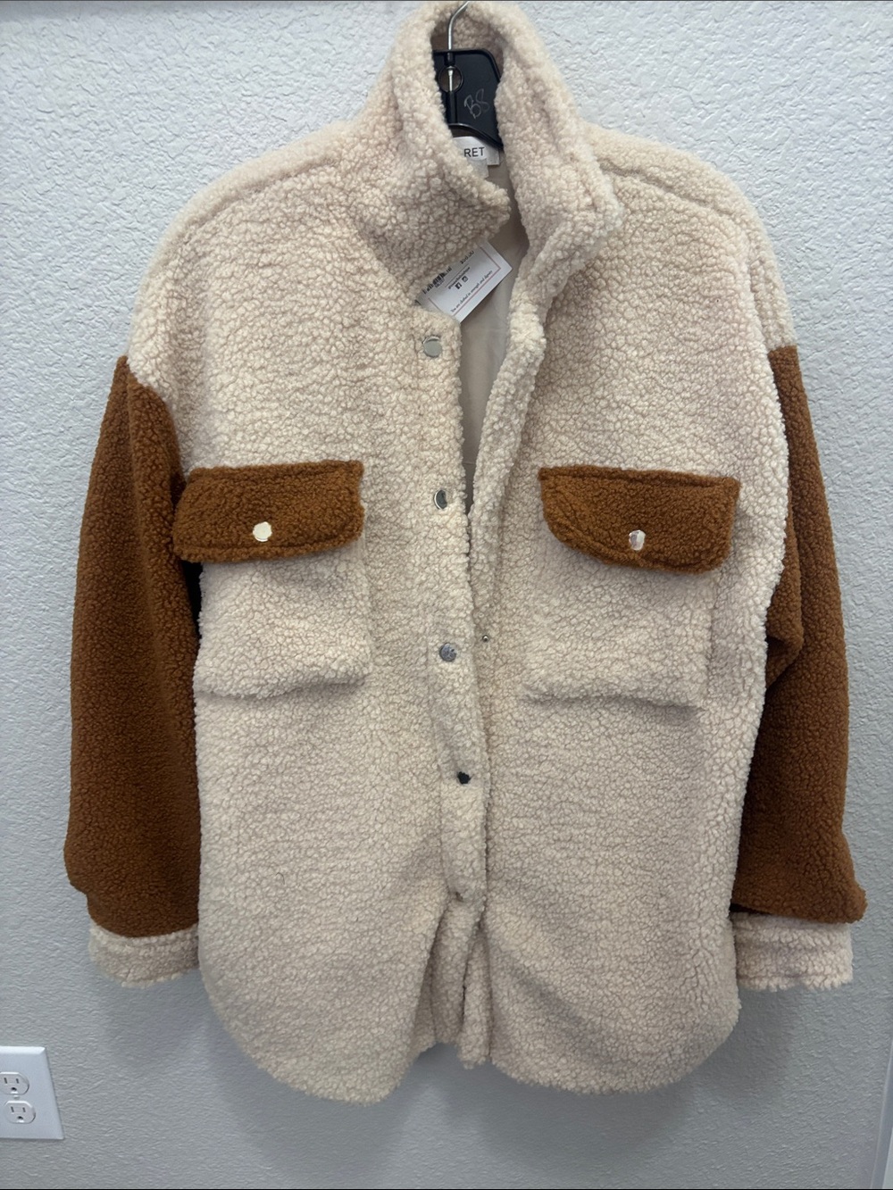 Cozy Two-Tone Sherpa Jacket - Beige & Brown